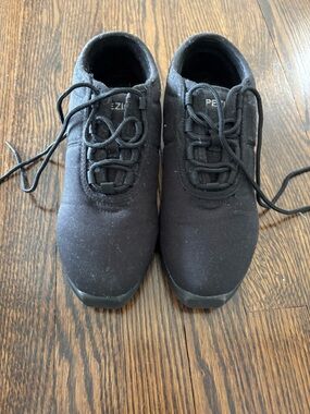 Capezio Size 8.5 Women’s Black Jazz Sneakers